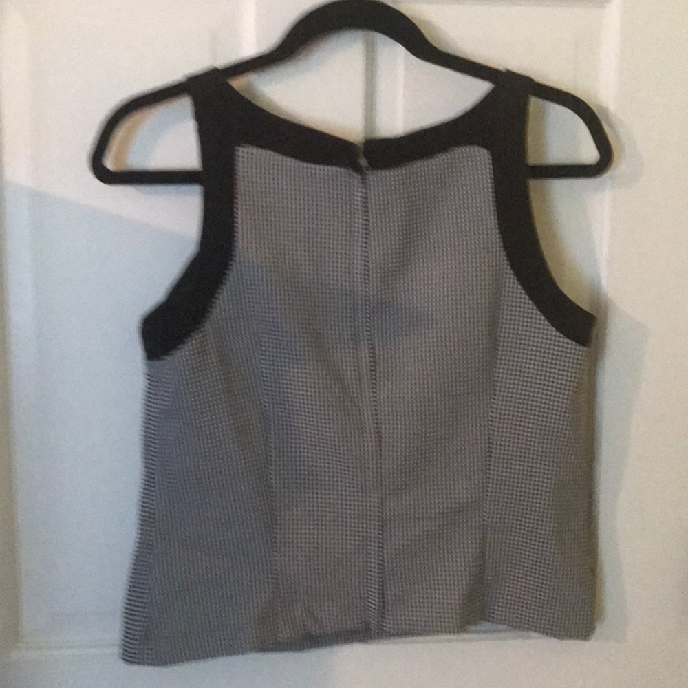 Cute Black/White top - Picture 3 of 3